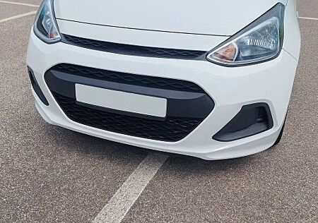 Hyundai i10 gebraucht kaufen Hyundai i10 1.0 World Cup Edition (Sondermodell)