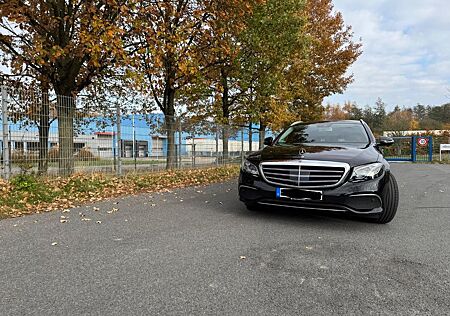 Mercedes-Benz E 220 d T Autom. -Exclusive