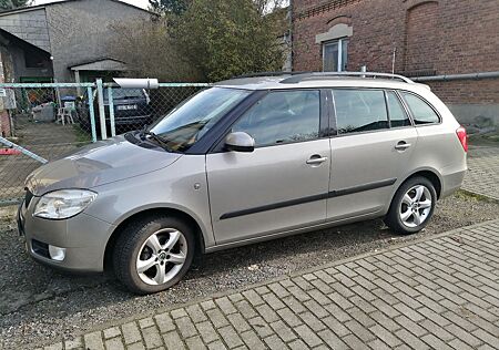 Skoda Fabia Combi 1.2l, Klimaautom., Sitzhzg., Scheckh