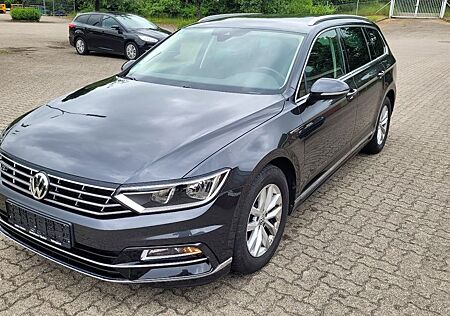 VW Passat Volkswagen 2,0TDI DSG 4M Comfl.+RFK++ALU+ACC+R-Line