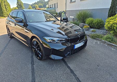 BMW 320d xDrive Touring M Sport /Head-UP /LED /AHK