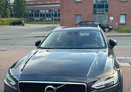 Volvo V90 Cross Country mit 235PS polestar