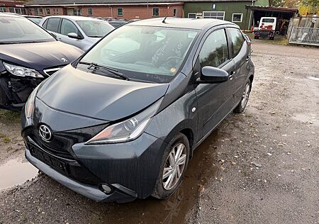 Toyota Aygo (X) gebraucht kaufen Toyota Aygo (X) Aygo -play
