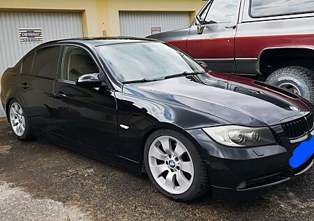 BMW 325i -