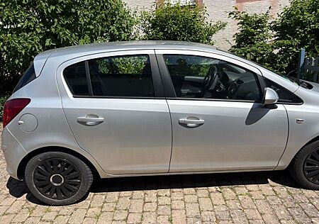 Opel Corsa D 72.000KM Sitz-Lenkradheizung PDC