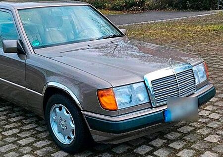Mercedes-Benz E 230 W124 230E Generalüberholt!