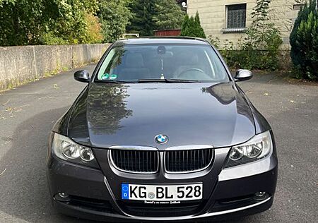 BMW 318i -