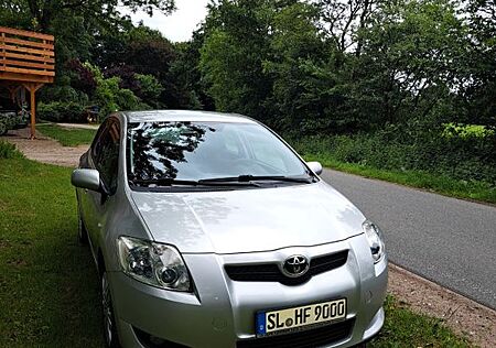 Toyota Auris - TÜV bis 01.2026, neue Reifen