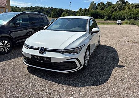 VW Golf Volkswagen R-Line 1.5 eTSI+KLIMA+KAMERA+DAB