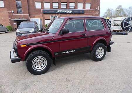 Lada Taiga Basis 1.7 4x4 Sound System*1.Hand