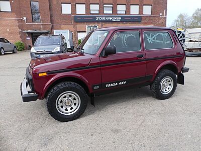 Lada Taiga Basis 1.7 4x4 Sound System*1.Hand