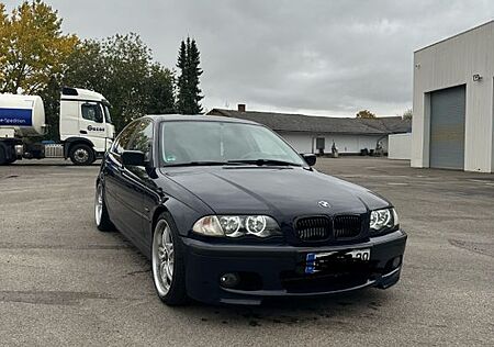 BMW 320i -