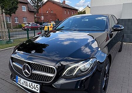 Mercedes-Benz E 220 d Avantgarde Rückfahrkamera Sitzheizung