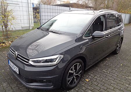 VW Touran Volkswagen Highline BMT/Start-Stopp