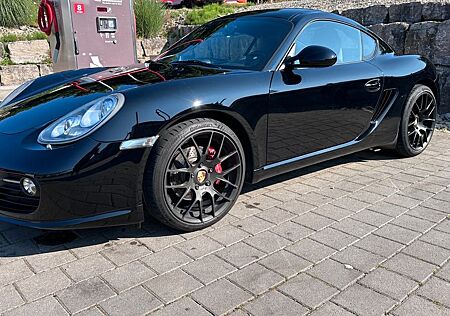 Porsche Cayman S , schwarz / schwarz / 3fach bereift