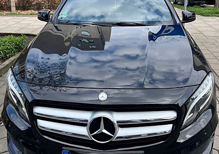 Mercedes-Benz GLA 200 d 4MATIC DCT AMG Line AMG Line