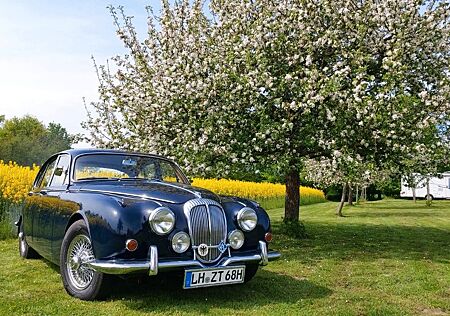 Jaguar Daimler 250 V8 (Mark II) mit neuem TÜV