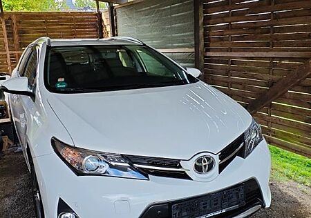 Toyota Auris Touring Sports Touring Sports 2,0-l-D-...