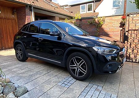 Mercedes-Benz GLA 200 4MATIC DCT - Ambientebeleuchtung