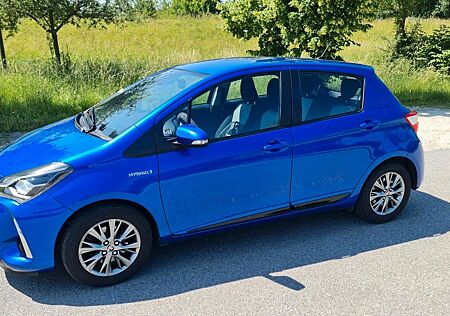 Toyota Yaris 1,5-l-VVT-i Hybrid CVT Comfort aus 1. Hand