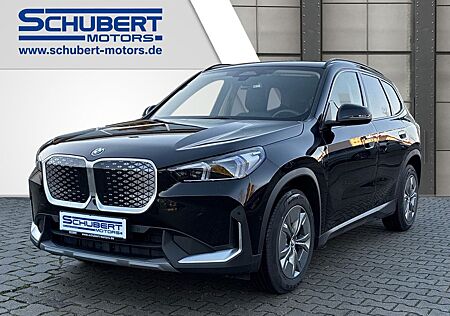 BMW iX1 eDrive20 DA.PLUS RFK LC.PLUS AD.LED LENKRDHZ