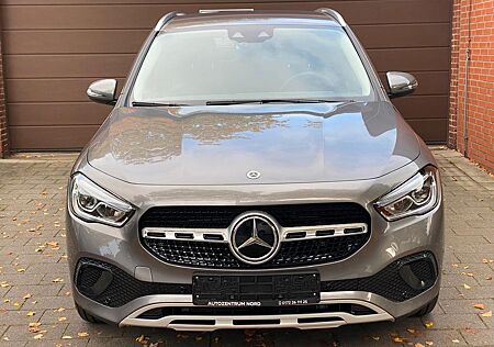 Mercedes-Benz GLA 200 DCT