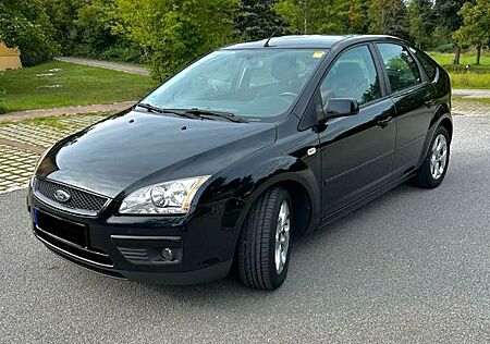 Ford Focus 1,6 Ti-VCT Style Style