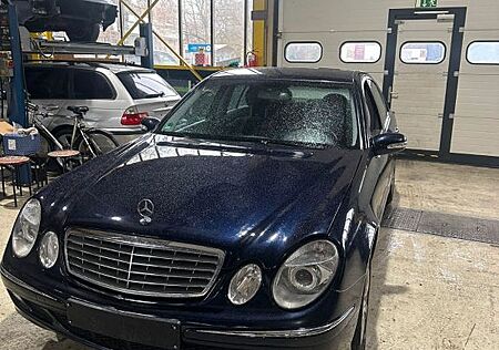 Mercedes-Benz E 240 4MATIC AVANTGARDE Avantgarde