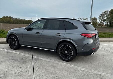 Mercedes-Benz GLC 300 4M AMG Panorama + 360+AHK+ 1 Hand+ Night