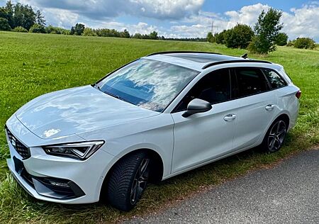 Seat Leon 1.5 eTSI ACT 110kW FR Plus DSG Pano Garan
