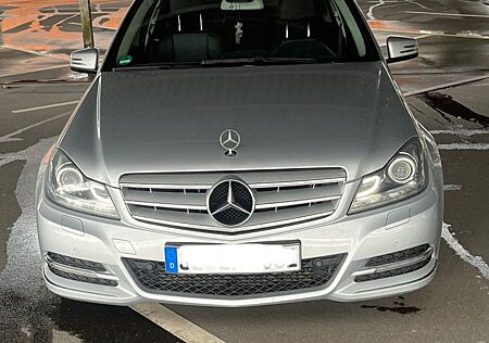 Mercedes-Benz C 220 C220 CDI T AVANTGARDE Autom. Navi SD AHK Facelif