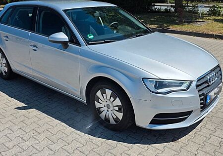 Audi A3 2.0 TDI Attraction Sportback Navi, Xenon, Tem