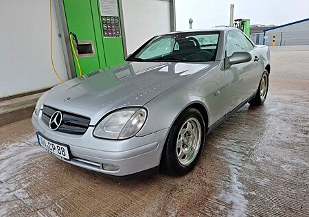 Mercedes-Benz SLK 200 ; TÜV neu, roter Lederbezug