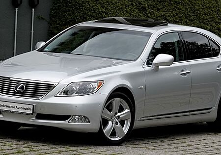 Lexus LS 460 *MARK LEVINSON* SCHECKHEFT* SEHR GEPFLEGT