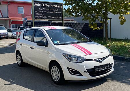 Hyundai i20 FIFA World Cup Edition*