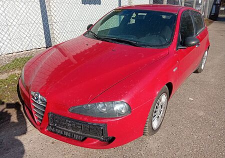 Alfa Romeo 147 Alfa 1.6 16V TS limousine KEIN TÜV