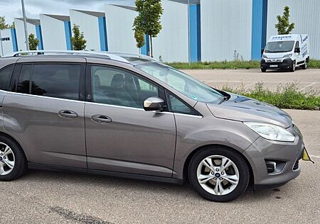 Ford Grand C-Max 2,0TDCi 103kW PowerSh. Champions...