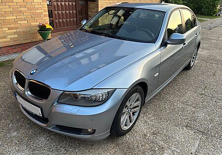 BMW 318i E90 LCI (Facelift) Automatik