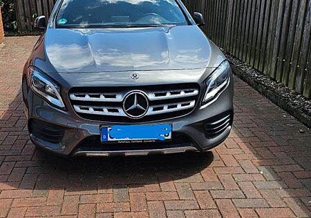 Mercedes-Benz GLA 250 4MATIC DCT - AMG