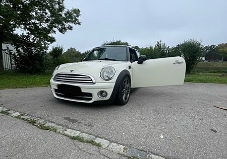 Mini Cooper D - BREIT, TIEF UND HART