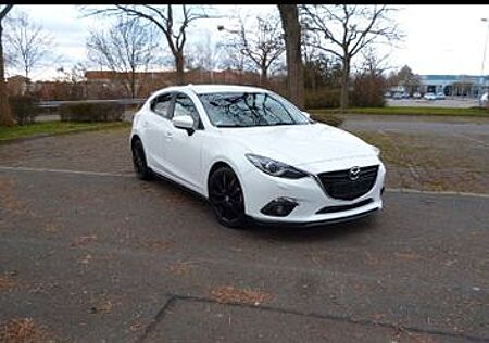 Mazda 3 2.2 SKYACTIV-D 150 Sports-Line Black Limitid