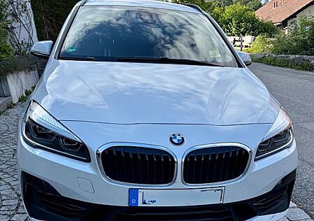 BMW 2er 220xd GranTourer Sport Line Navi LED unfallfrei