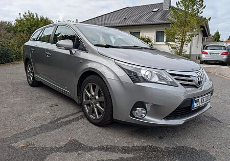 Toyota Avensis gebraucht kaufen Toyota Avensis 2,2-l-D-4D Automatik Executive Executive