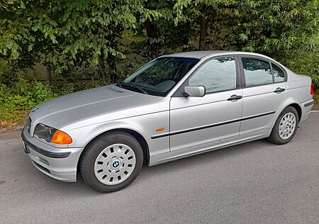 BMW 318i 118 PS (87kW) Automatik, unfallfrei, 3.Hand