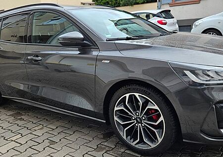 Ford Focus 1,5Diesel Automat ST-LINE ACC Kamera Totw