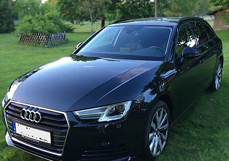 Audi A4 2.0 TDI S tronic Avant - 8fach Bereift , AHK