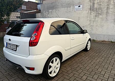 Ford Fiesta 1,4 16V White Magic White Magic