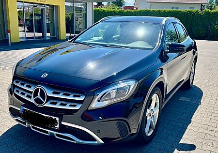 Mercedes-Benz GLA 180 -