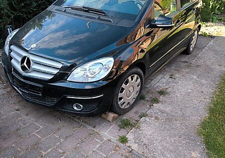 Mercedes-Benz B 180 BlueEFFICIENCY -