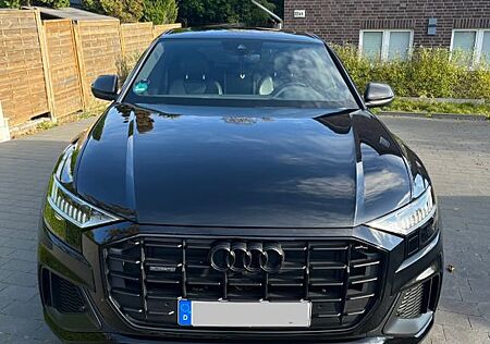 Audi Q8 50 TDI quattro tiptronic